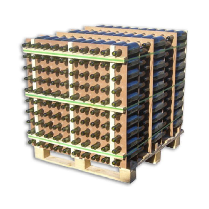 Embalajes para bodegas con estructura de cartón y palet de madera para transporte seguro de botellas de vino