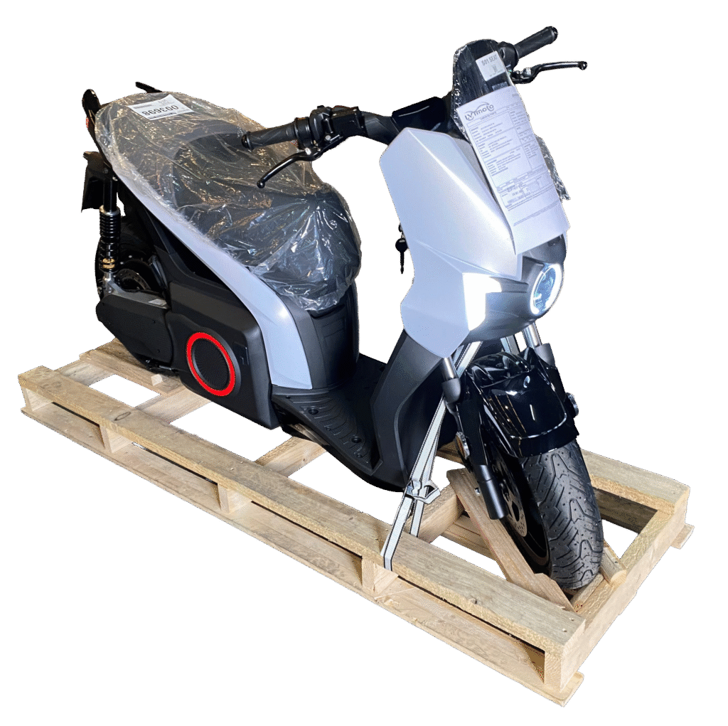 Palet de madera a medida para transporte seguro de vehículos y maquinaria