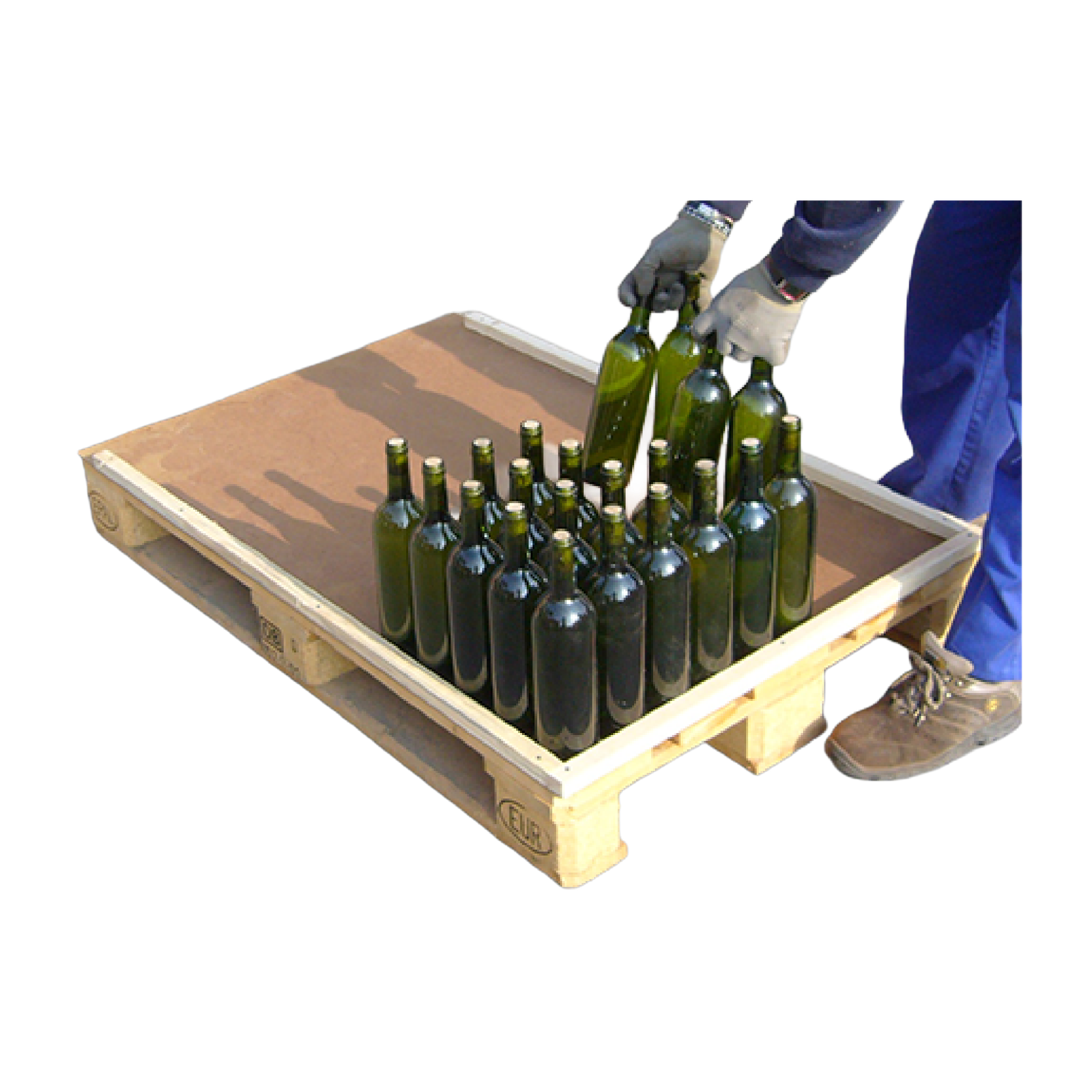 Sistema Pal-Pack para bodegas con carga manual de botellas de vino sobre palet
